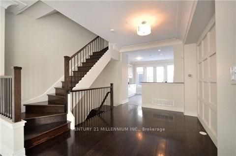Photo 6 of 30 Powseland Crescent, Vaughan, West Woodbridge — HOMEH