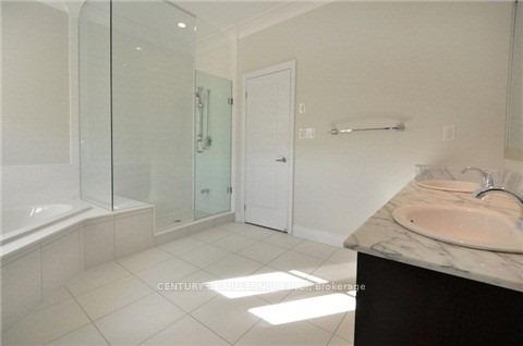 Photo 12 of 30 Powseland Crescent, Vaughan, West Woodbridge — HOMEH