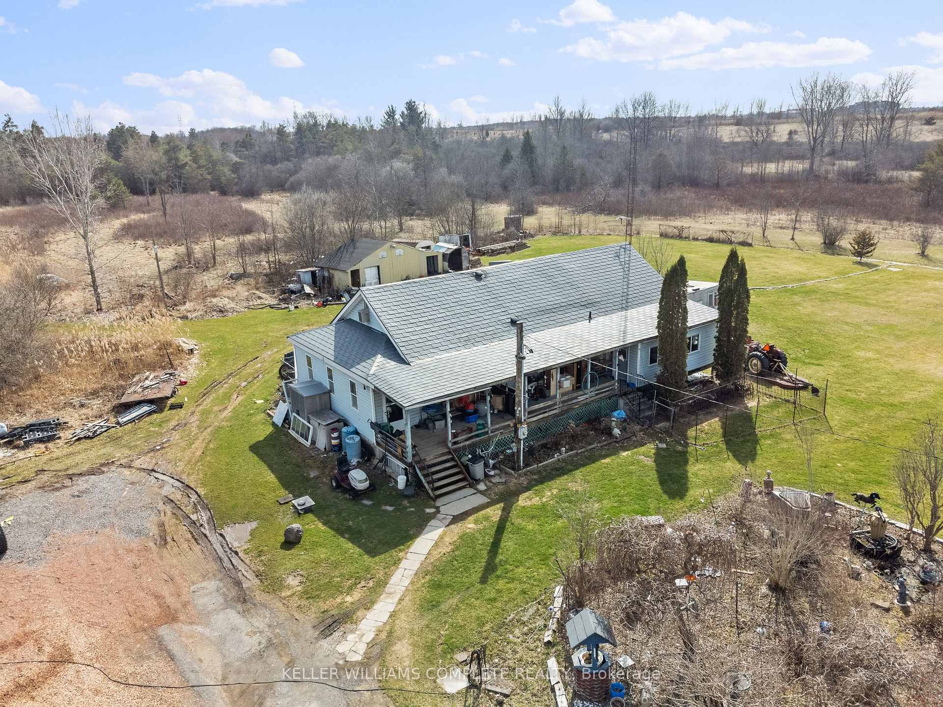 Photo 2 of 285 Young Road, Welland, Cooks Mills — HOMEH