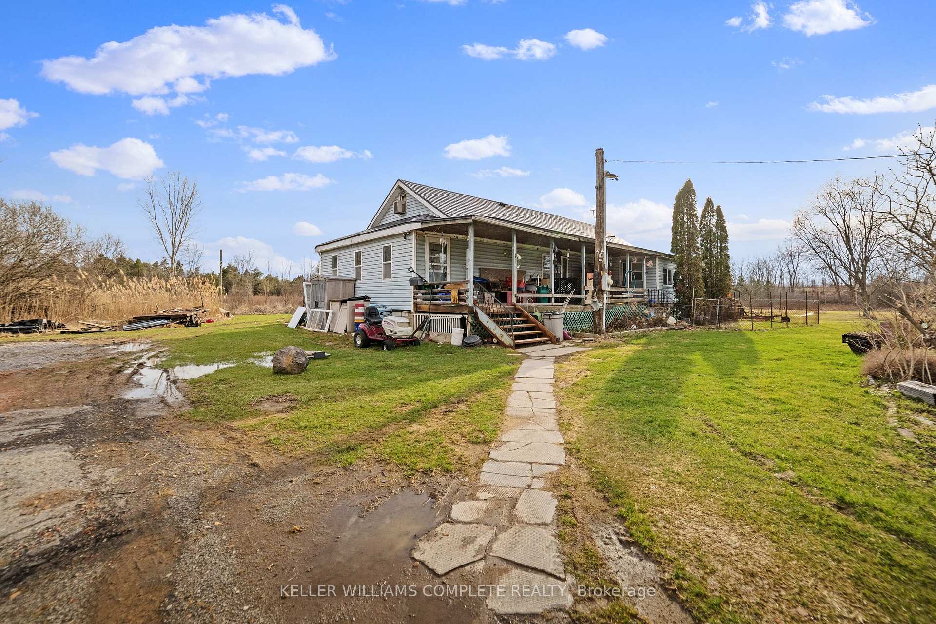 Photo 3 of 285 Young Road, Welland, Cooks Mills — HOMEH