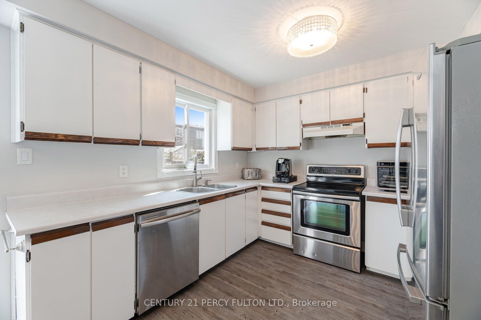 Photo 11 of 41 Gardiner Drive, Ajax, Central — HOMEH