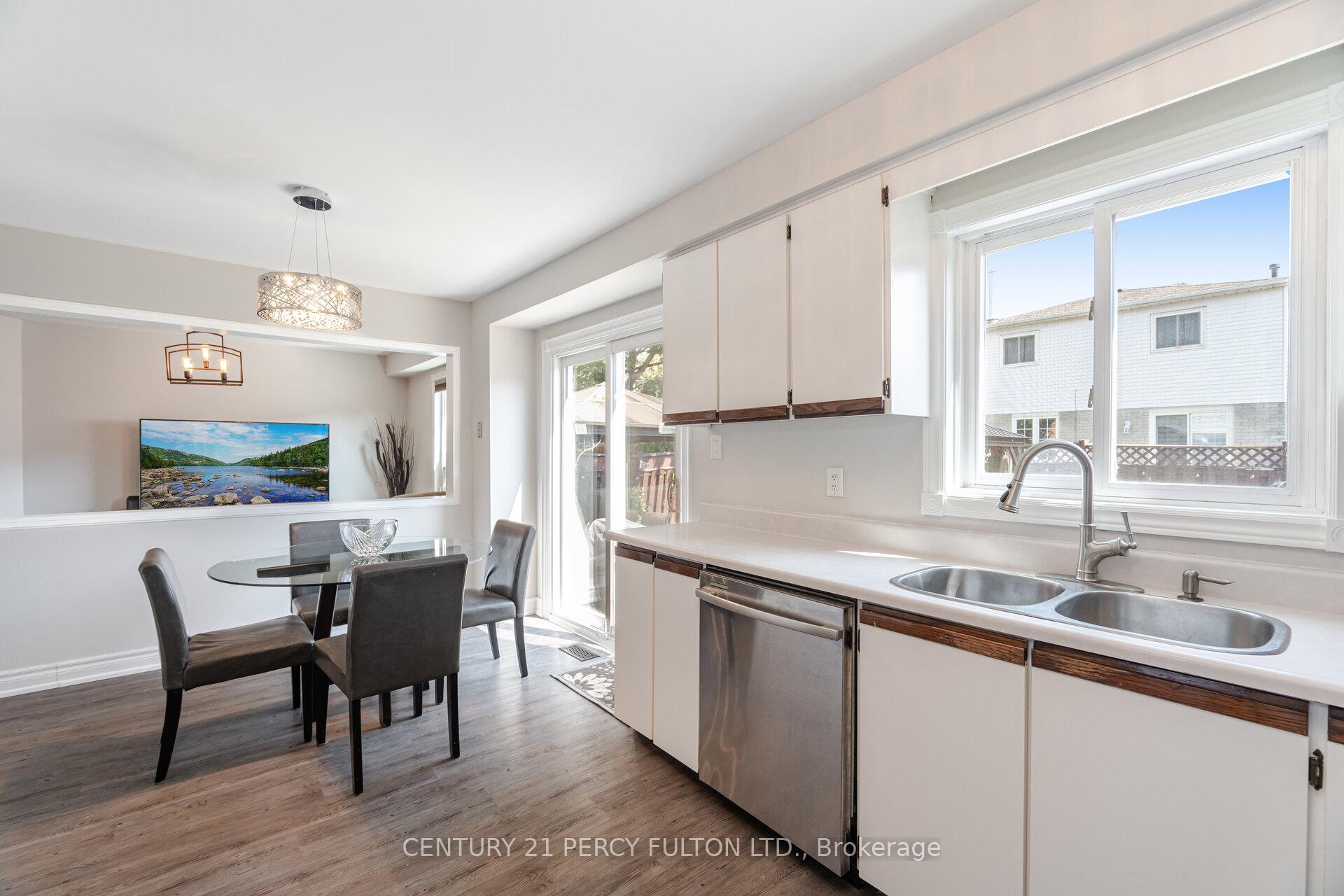 Photo 10 of 41 Gardiner Drive, Ajax, Central — HOMEH