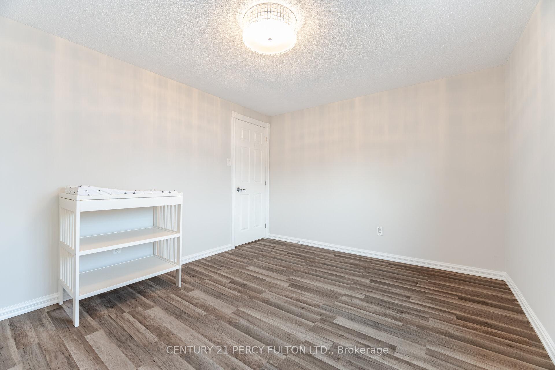 Photo 21 of 41 Gardiner Drive, Ajax, Central — HOMEH