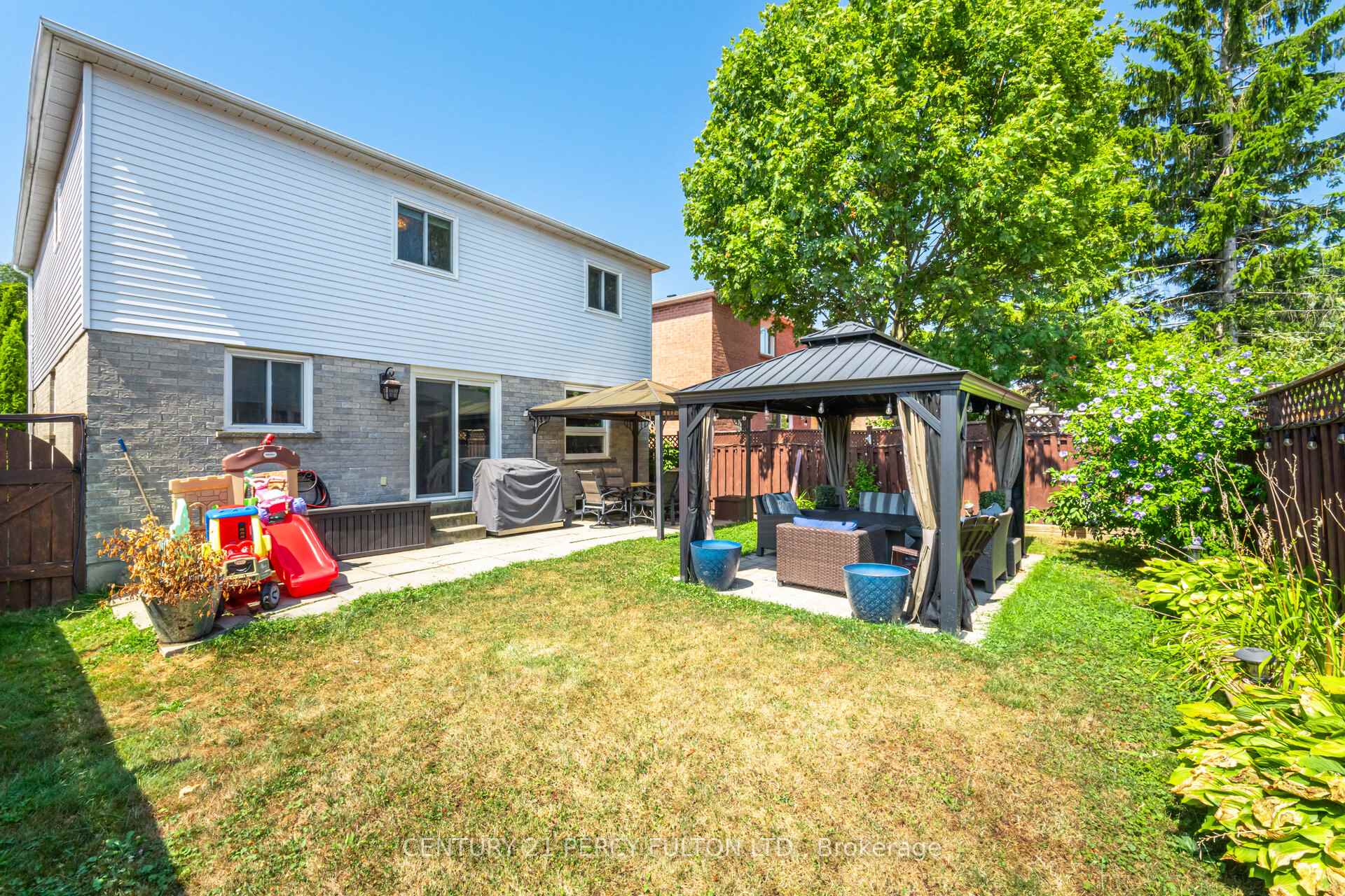 Photo 32 of 41 Gardiner Drive, Ajax, Central — HOMEH
