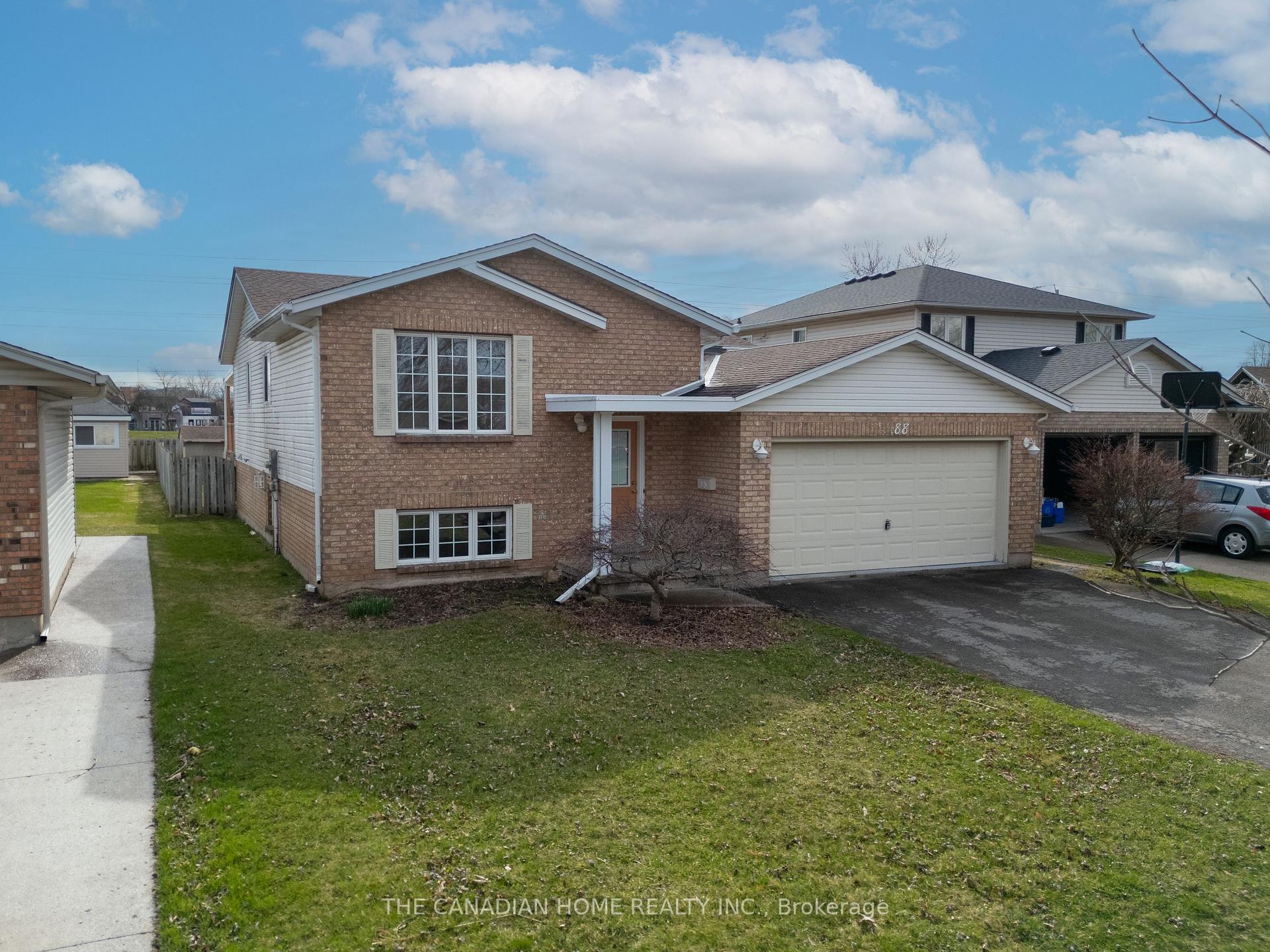 Photo 2 of 88 Cedarvale Crescent, Welland, N. Welland — HOMEH