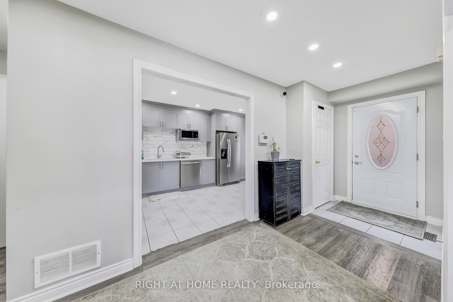 Photo 9 of 9900 Keele Street, Vaughan, Maple — HOMEH