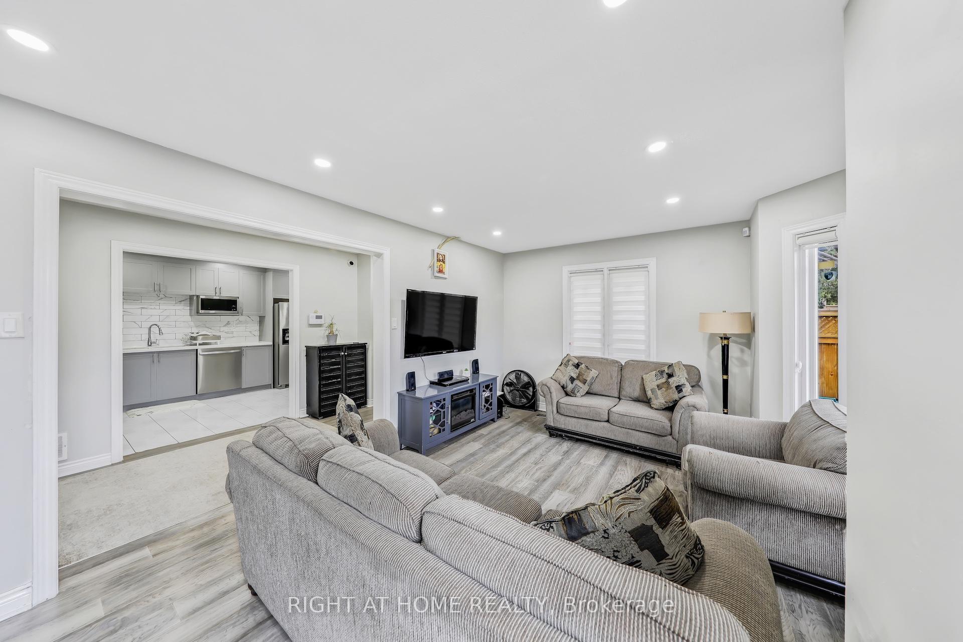 Photo 12 of 9900 Keele Street, Vaughan, Maple — HOMEH