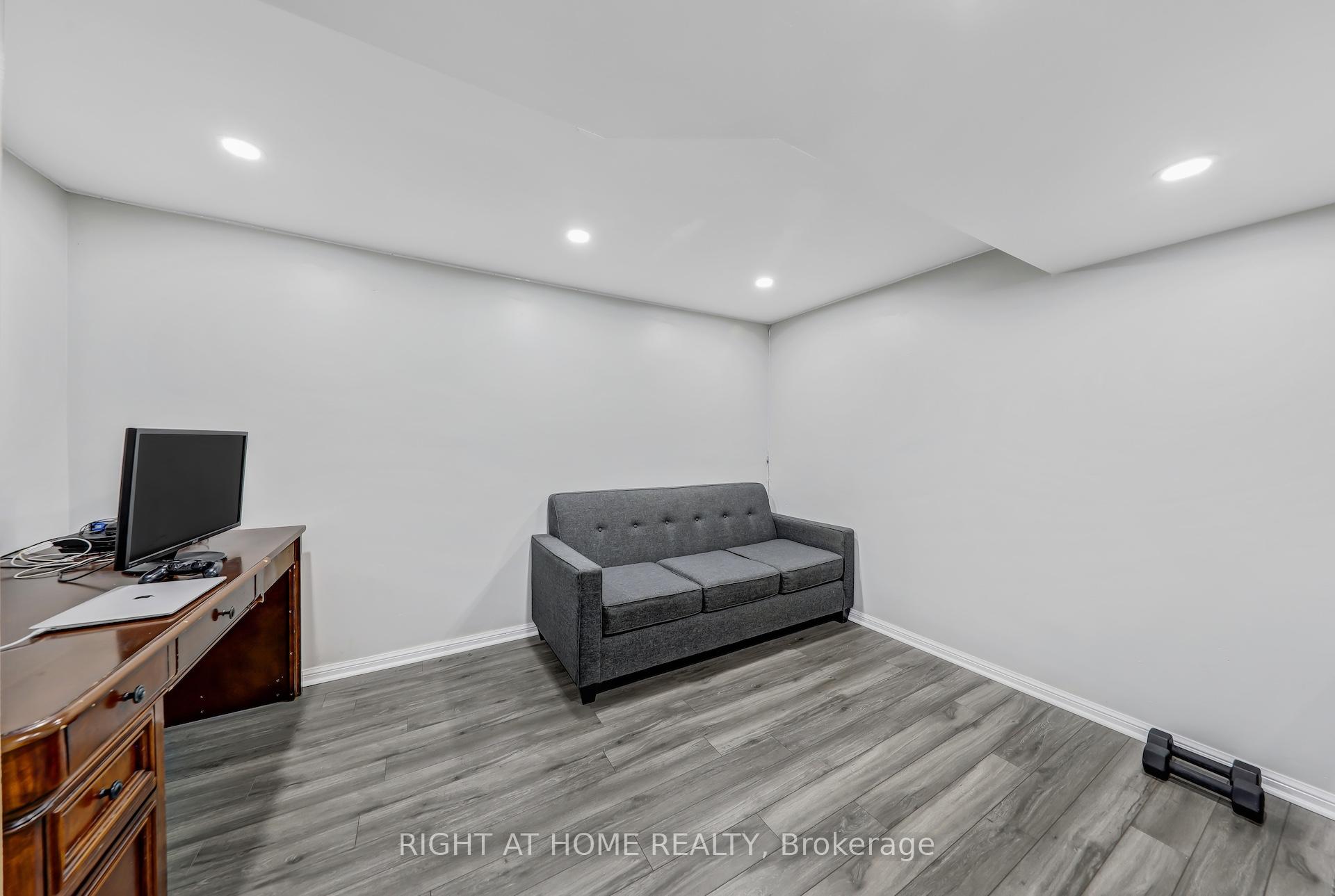 Photo 37 of 9900 Keele Street, Vaughan, Maple — HOMEH