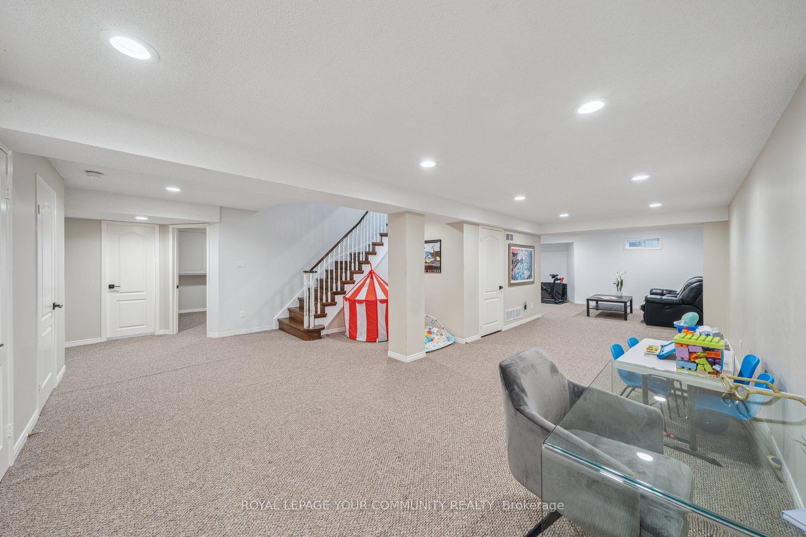 Photo 38 of 92 Mulholland Drive, Vaughan, Beverley Glen — HOMEH