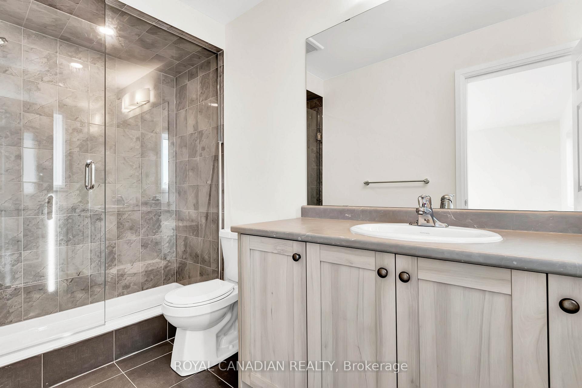 Photo 21 of 205 Port Crescent, Welland, Dain City — HOMEH