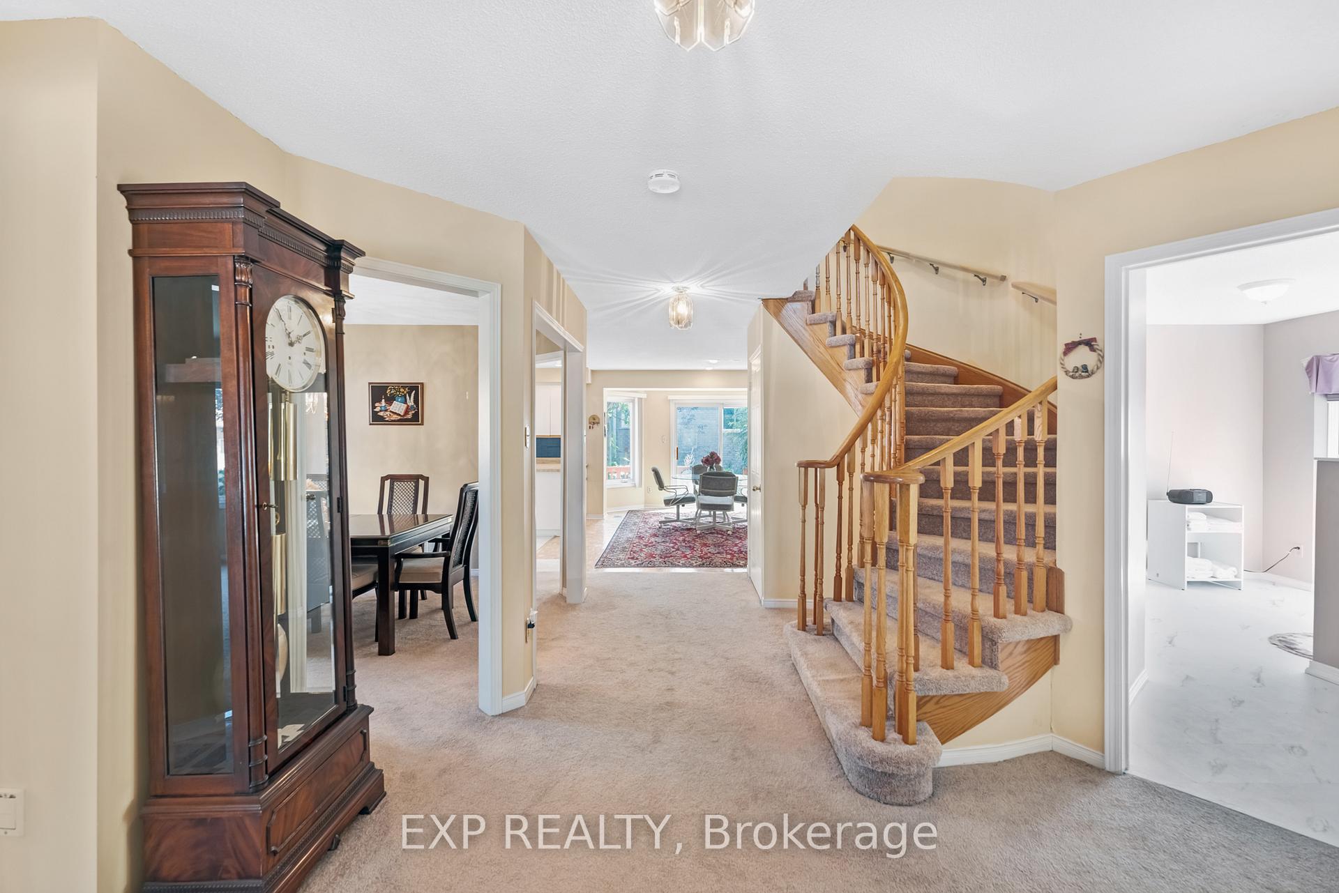 Photo 3 of 57 Twelve Oaks Drive, Aurora, Aurora Village — HOMEH