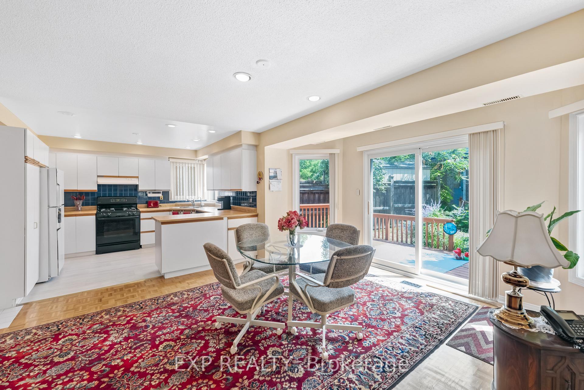 Photo 6 of 57 Twelve Oaks Drive, Aurora, Aurora Village — HOMEH