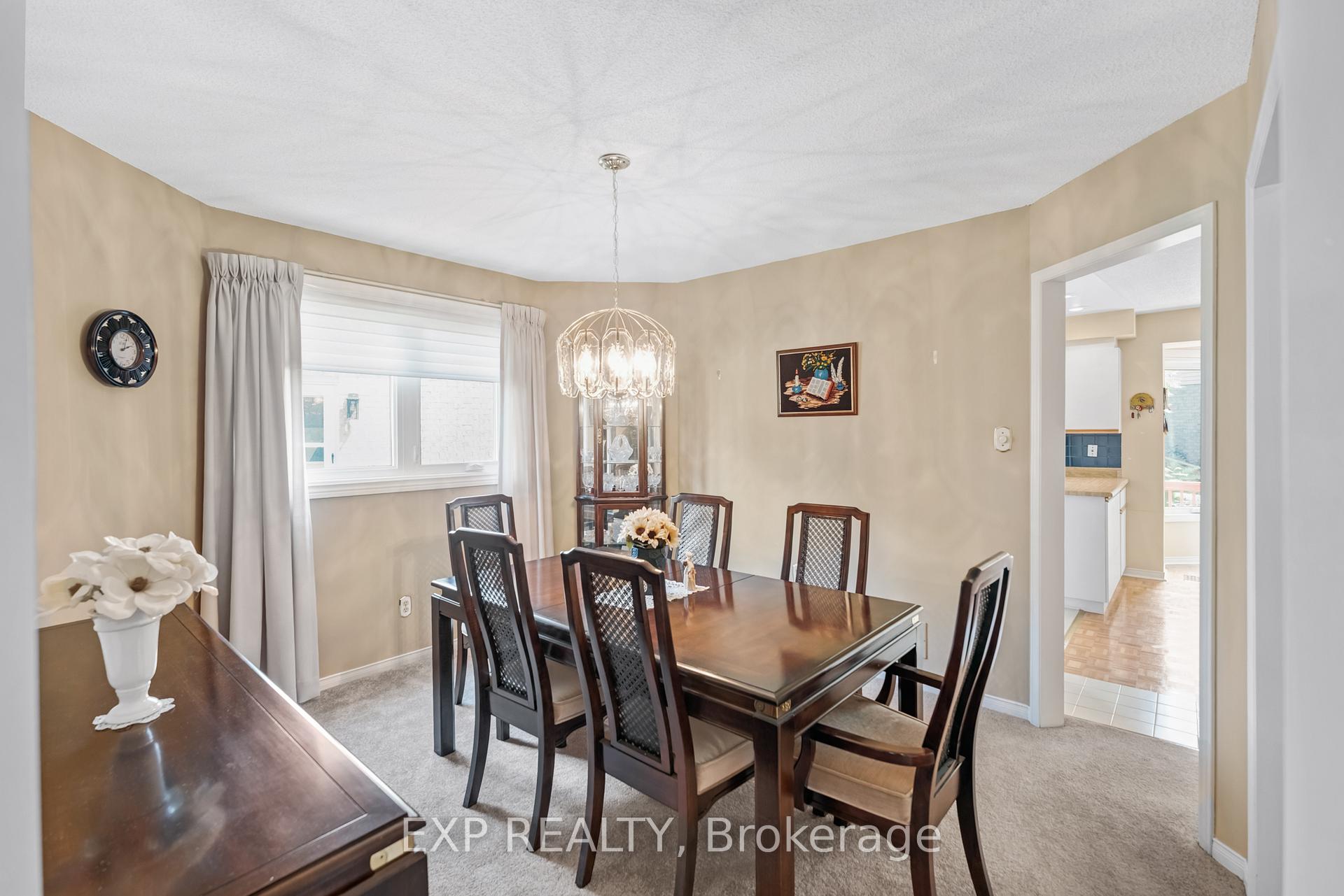 Photo 11 of 57 Twelve Oaks Drive, Aurora, Aurora Village — HOMEH