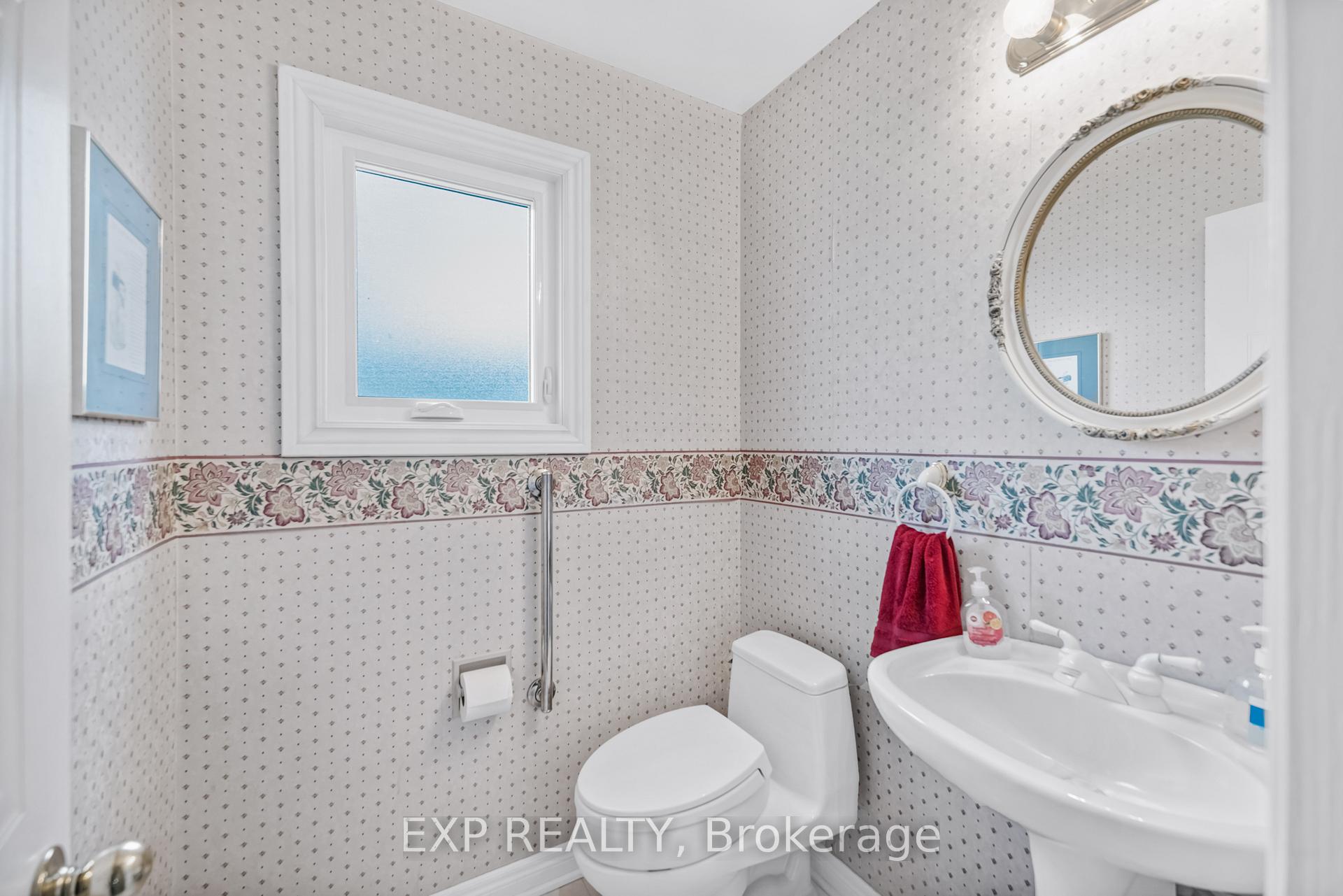 Photo 12 of 57 Twelve Oaks Drive, Aurora, Aurora Village — HOMEH