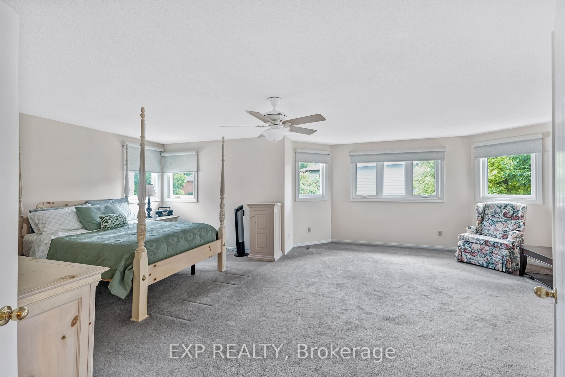 Photo 20 of 57 Twelve Oaks Drive, Aurora, Aurora Village — HOMEH