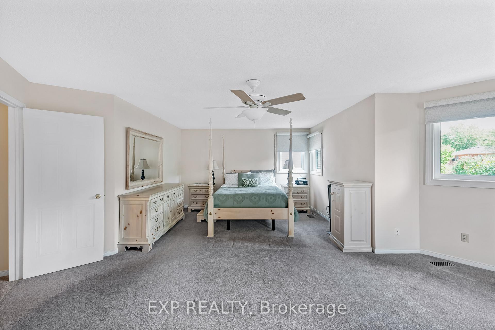 Photo 19 of 57 Twelve Oaks Drive, Aurora, Aurora Village — HOMEH