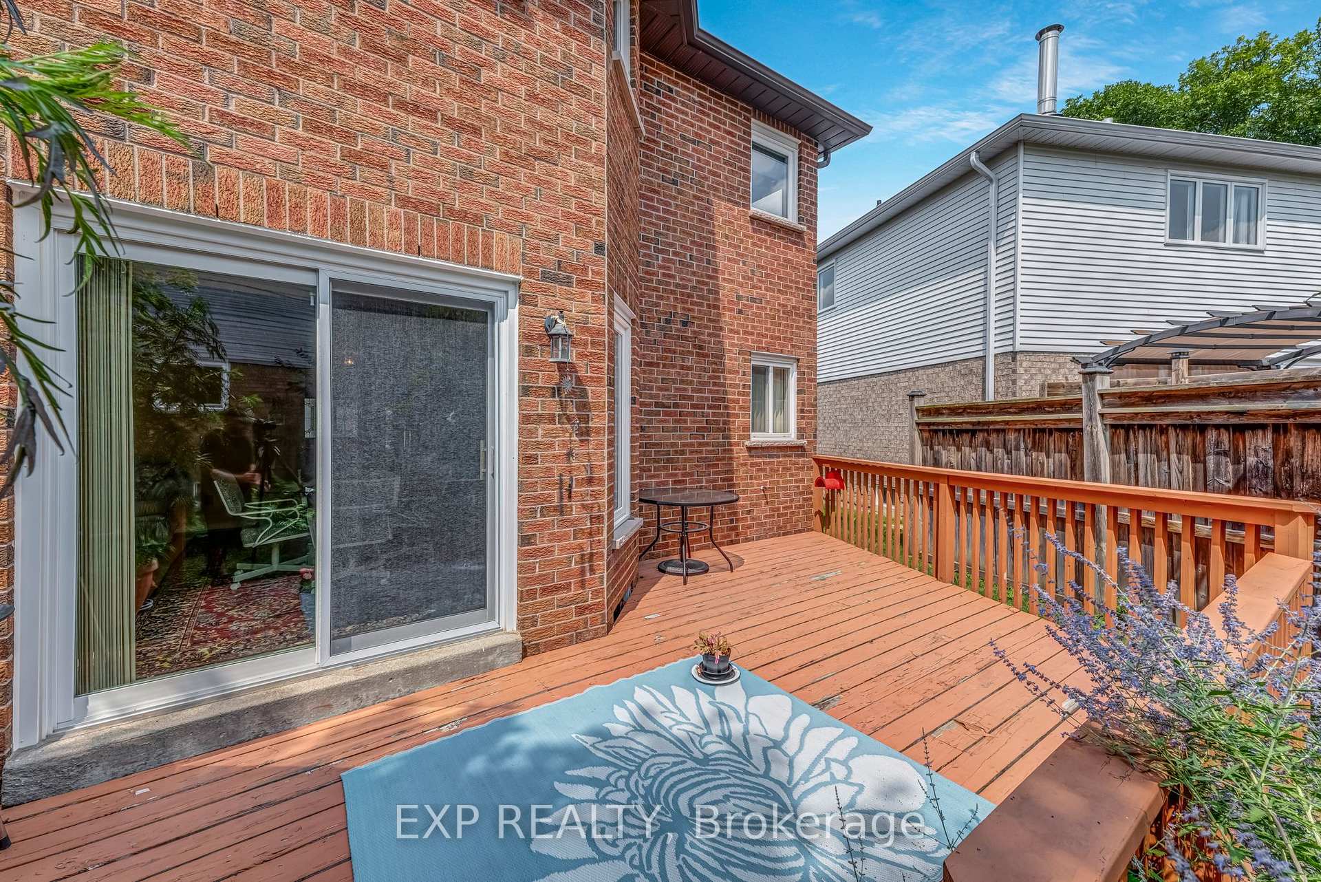 Photo 36 of 57 Twelve Oaks Drive, Aurora, Aurora Village — HOMEH