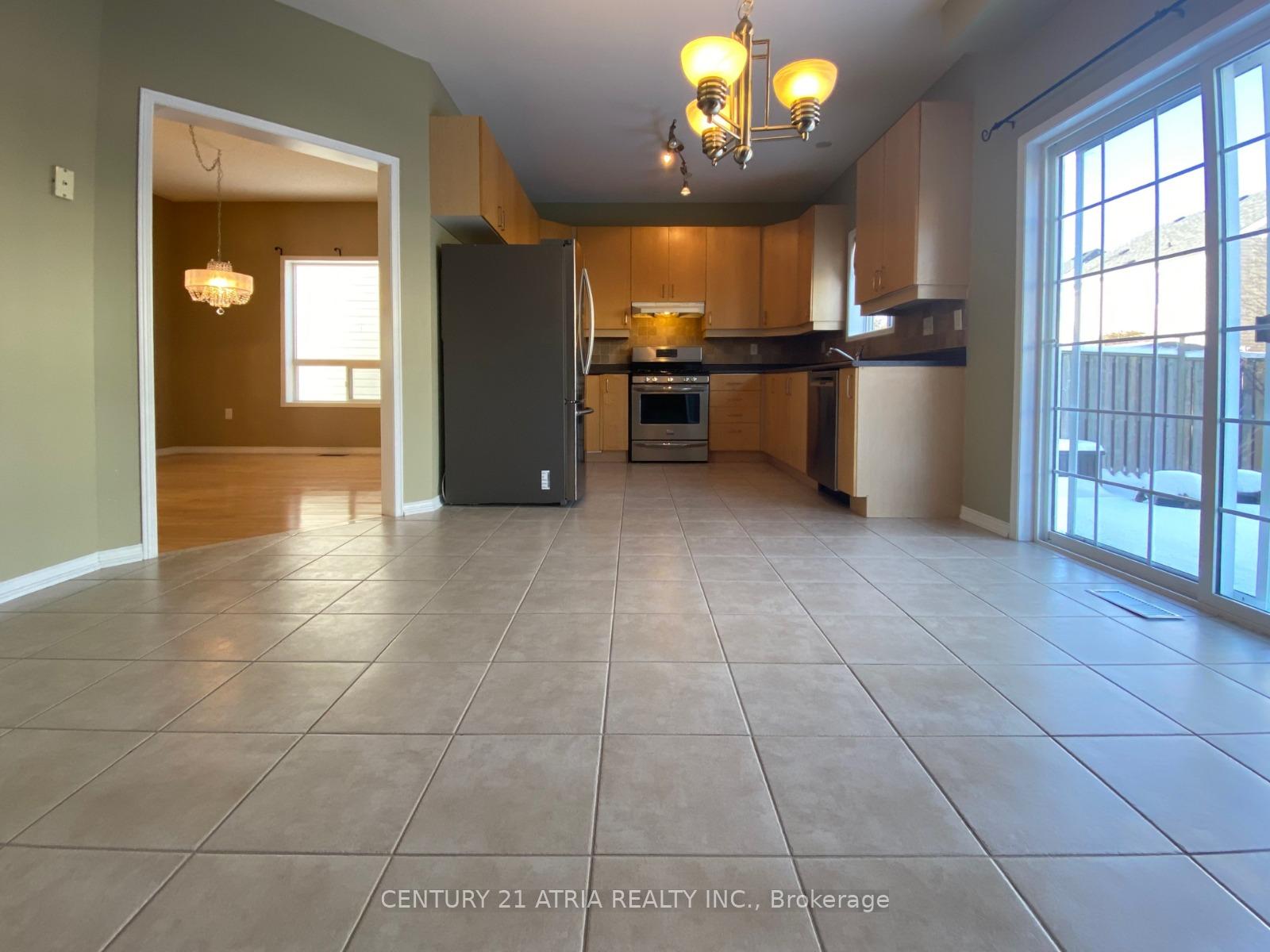 Photo 7 of 8 Hoile Drive, Ajax, South East — HOMEH