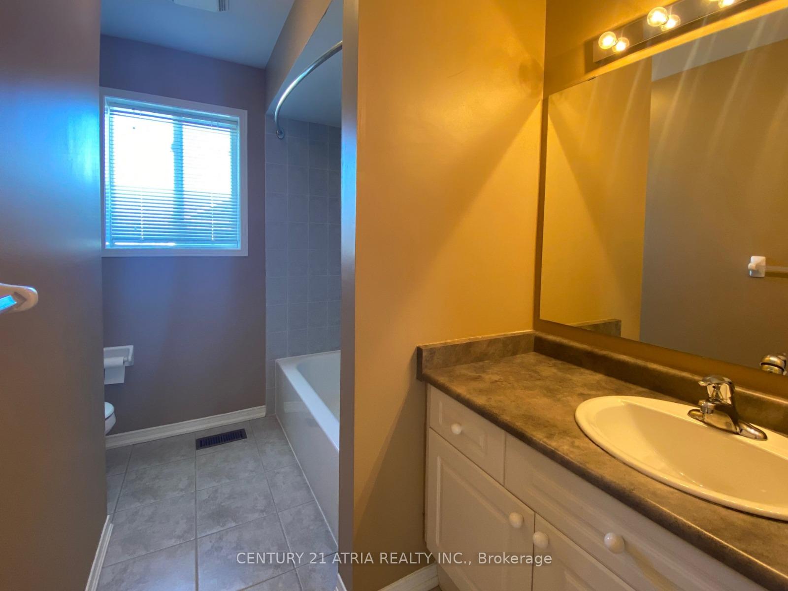 Photo 14 of 8 Hoile Drive, Ajax, South East — HOMEH