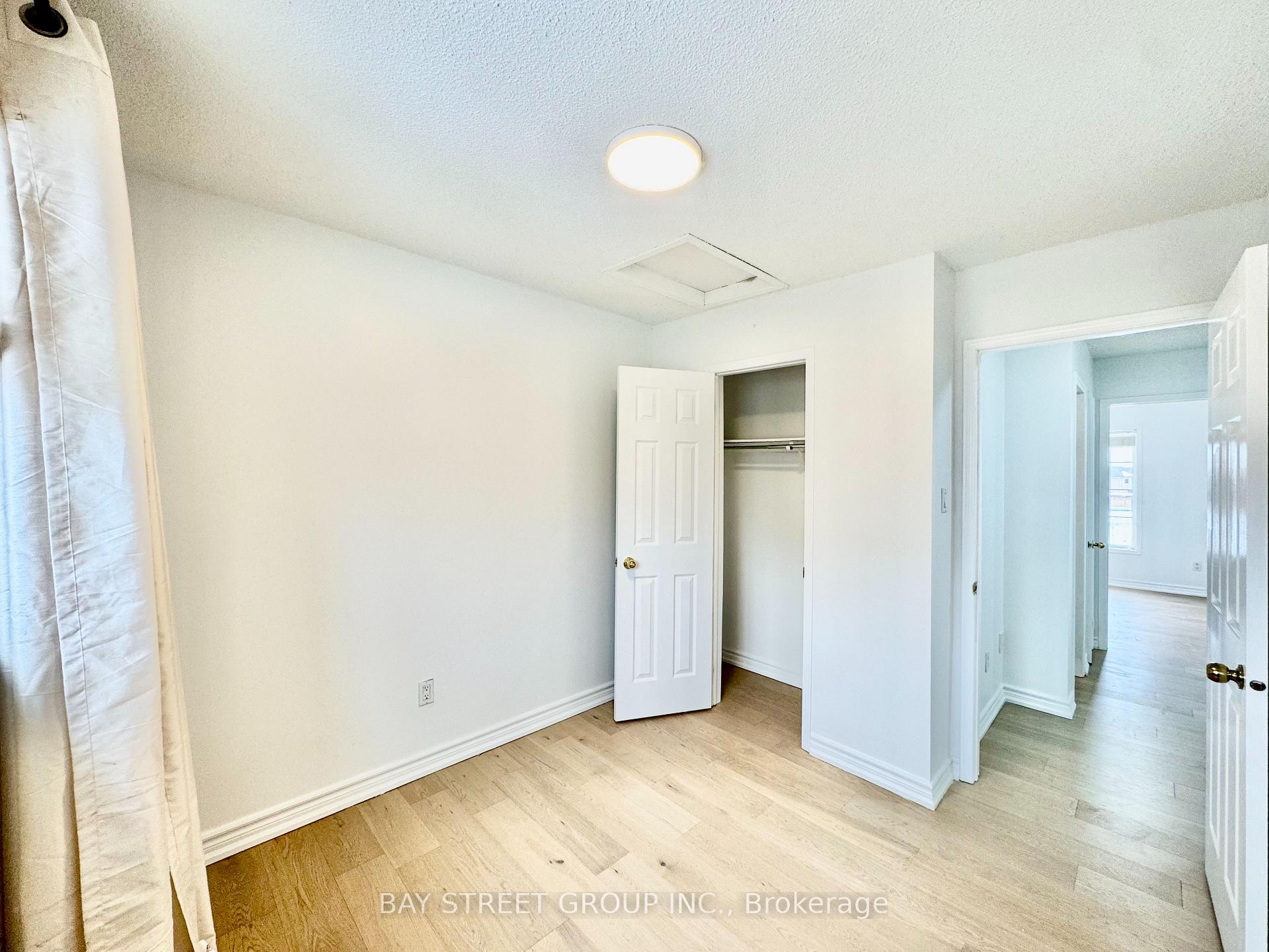 Photo 19 of 63 Lucena Crescent, Vaughan, Maple — HOMEH