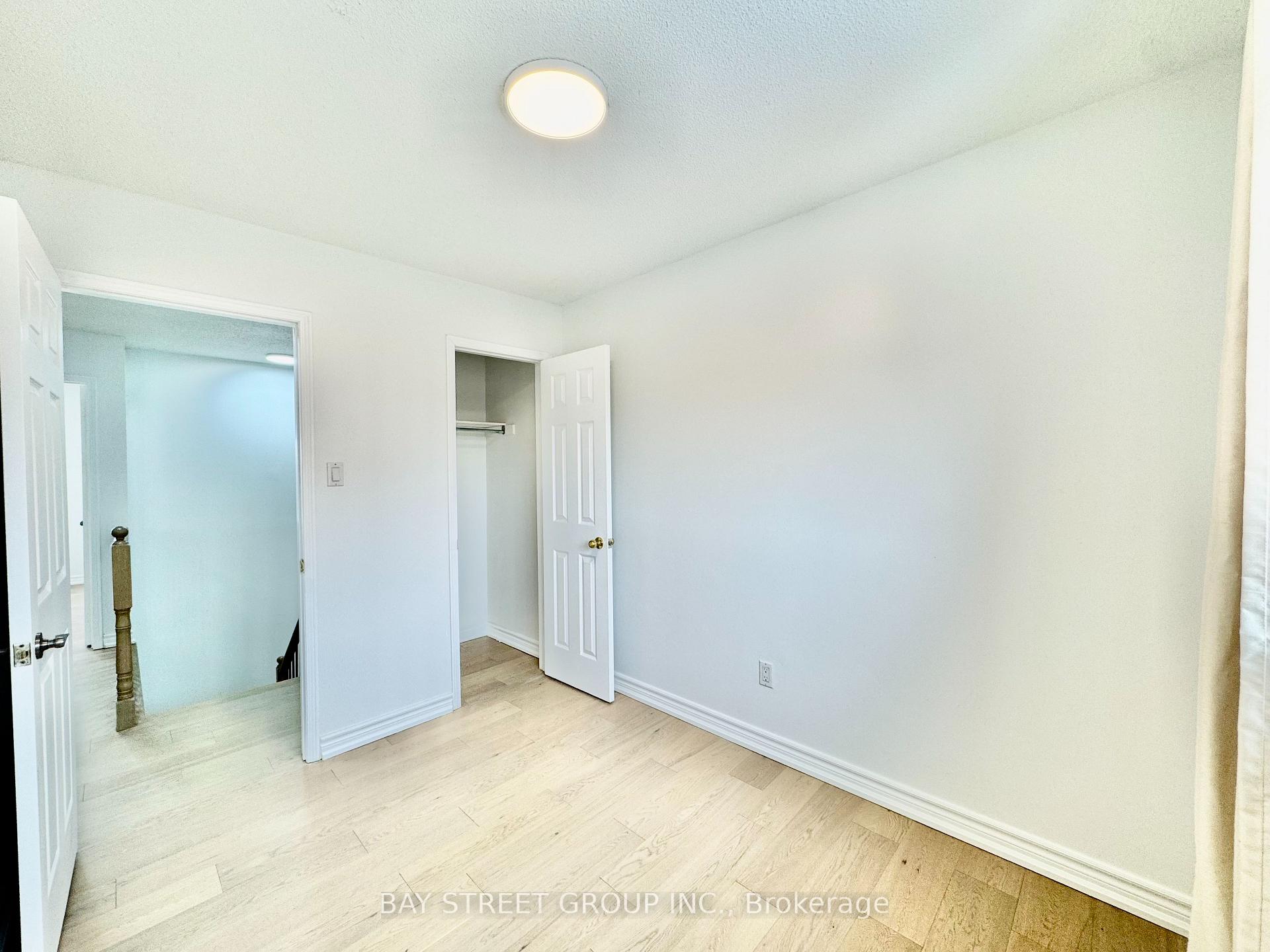 Photo 22 of 63 Lucena Crescent, Vaughan, Maple — HOMEH