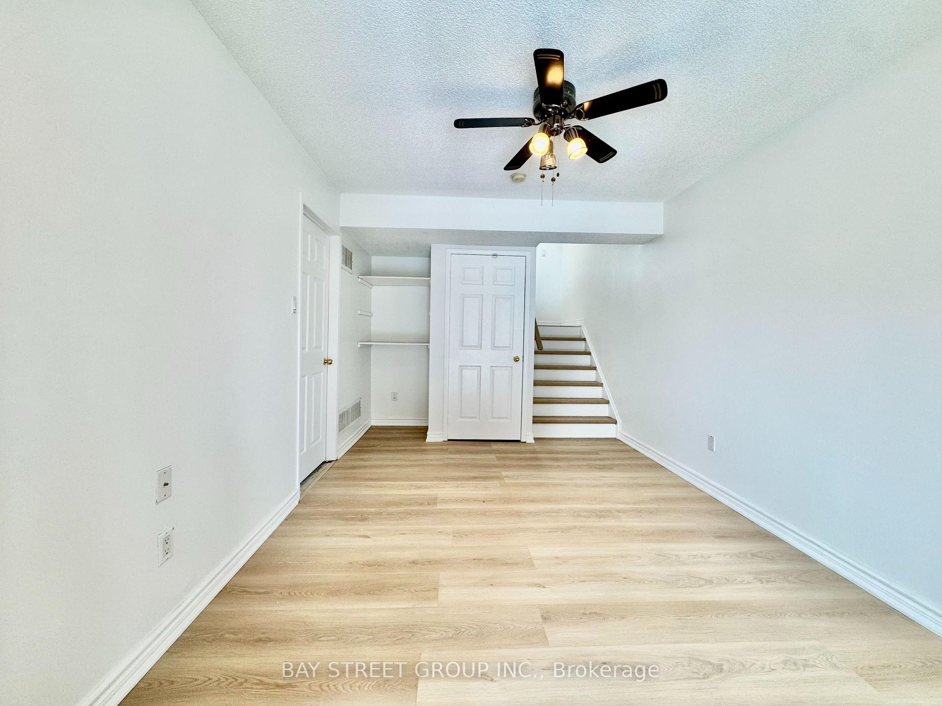 Photo 24 of 63 Lucena Crescent, Vaughan, Maple — HOMEH