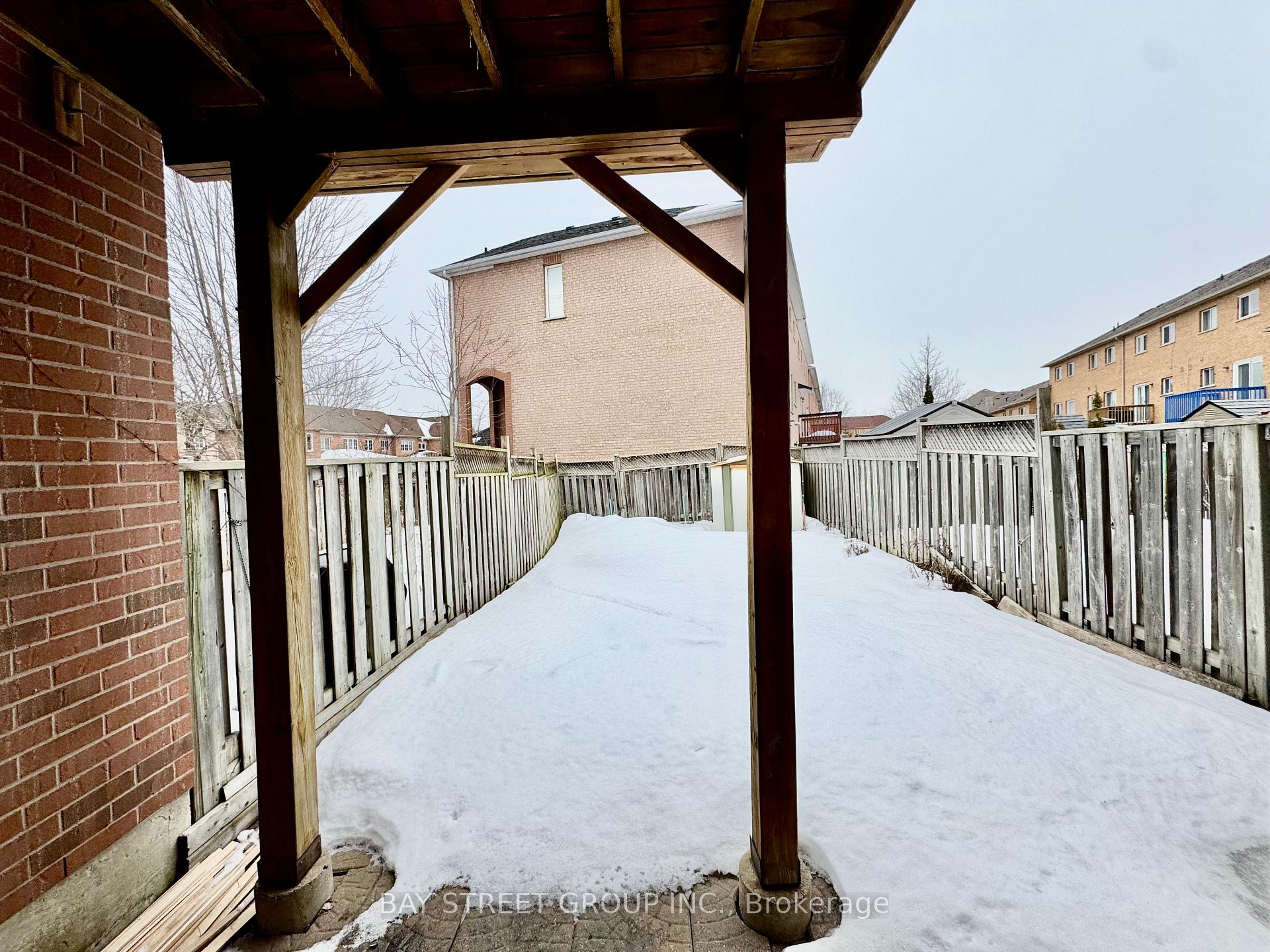 Photo 28 of 63 Lucena Crescent, Vaughan, Maple — HOMEH