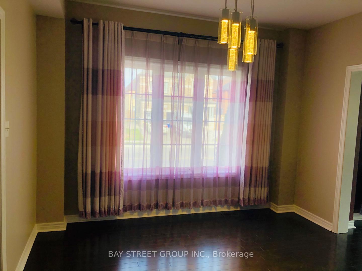 Photo 4 of 1 Borjana Boulevard, Vaughan, Patterson — HOMEH