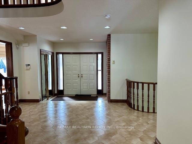 Photo 4 of 270 Arnold Avenue, Vaughan, Crestwood-Springfarm-Yorkhill — HOMEH