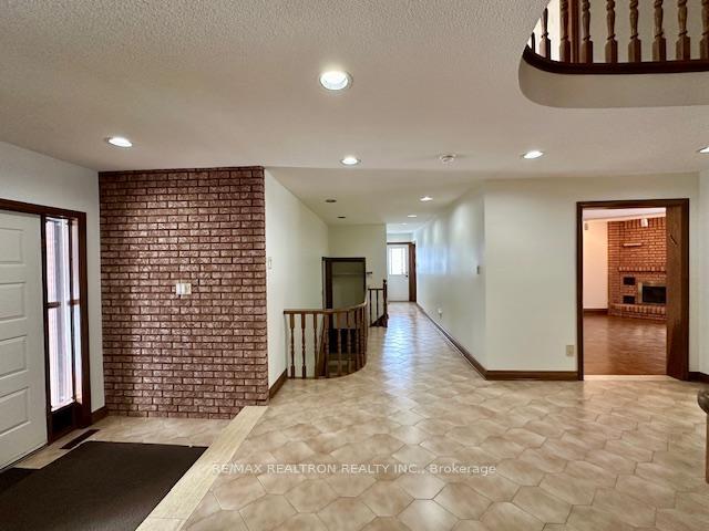 Photo 6 of 270 Arnold Avenue, Vaughan, Crestwood-Springfarm-Yorkhill — HOMEH