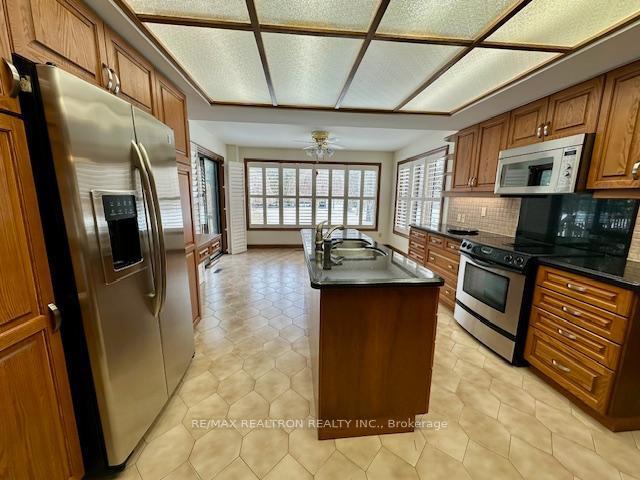 Photo 7 of 270 Arnold Avenue, Vaughan, Crestwood-Springfarm-Yorkhill — HOMEH