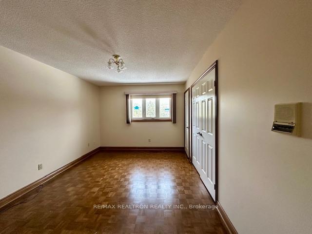 Photo 17 of 270 Arnold Avenue, Vaughan, Crestwood-Springfarm-Yorkhill — HOMEH