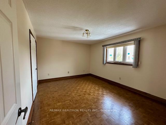 Photo 18 of 270 Arnold Avenue, Vaughan, Crestwood-Springfarm-Yorkhill — HOMEH