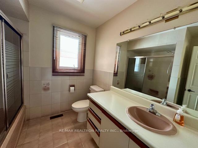 Photo 20 of 270 Arnold Avenue, Vaughan, Crestwood-Springfarm-Yorkhill — HOMEH