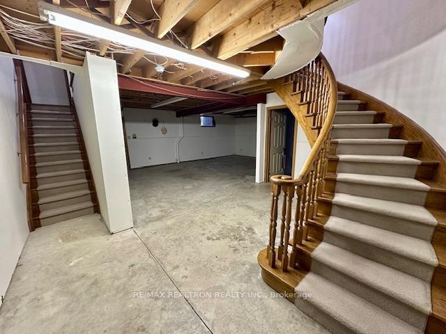 Photo 21 of 270 Arnold Avenue, Vaughan, Crestwood-Springfarm-Yorkhill — HOMEH