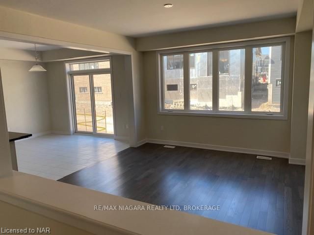 Photo 5 of 240 Forks Road, Welland, Dain City — HOMEH