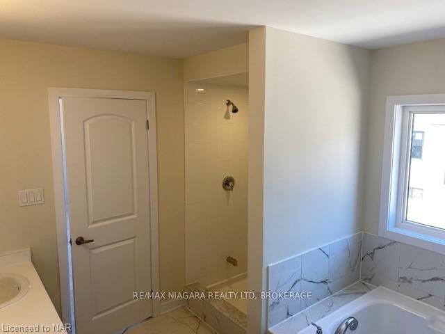 Photo 11 of 240 Forks Road, Welland, Dain City — HOMEH