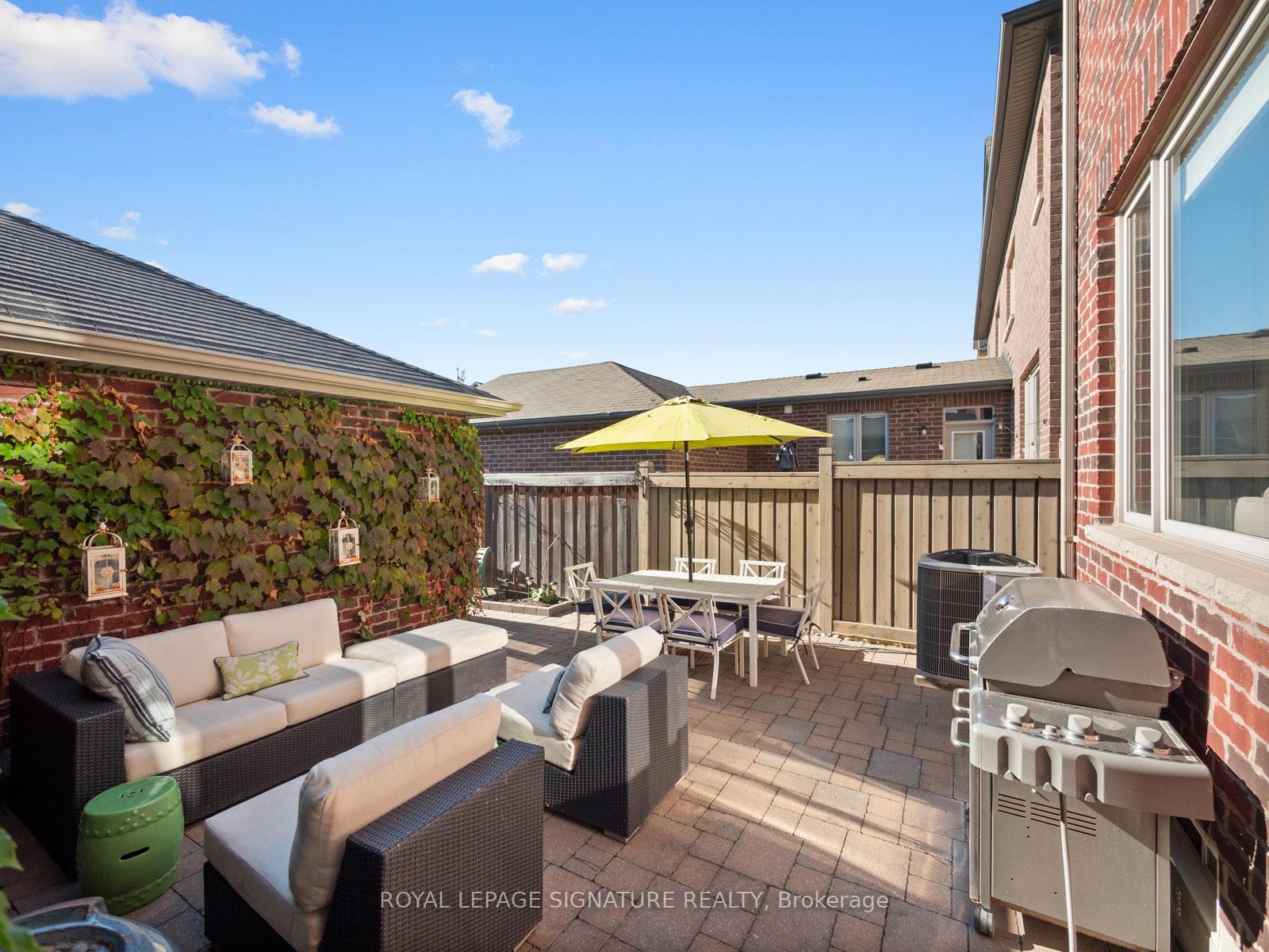 Photo 2 of 116 Barons Street, Vaughan, Kleinburg — HOMEH