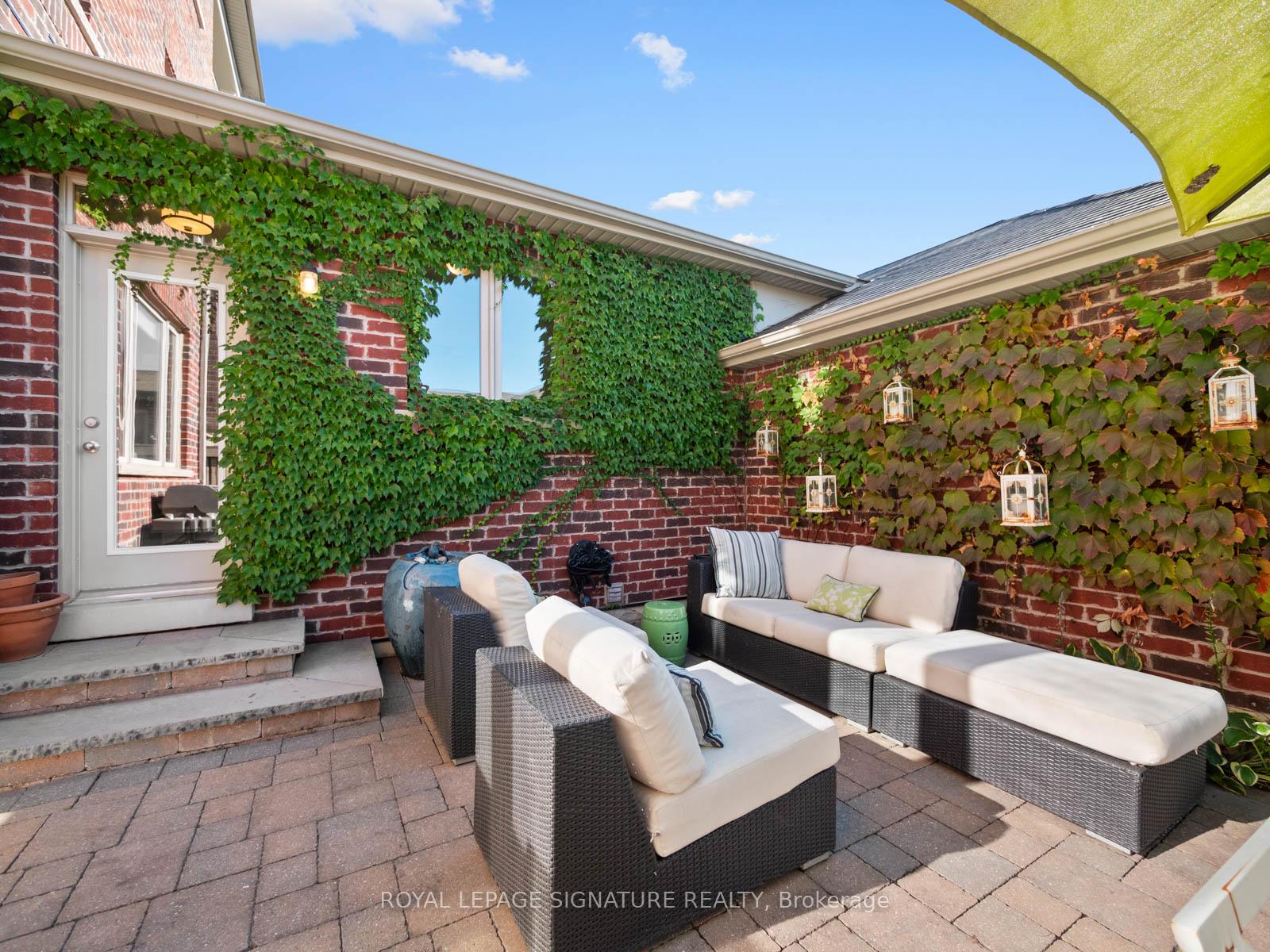 Photo 3 of 116 Barons Street, Vaughan, Kleinburg — HOMEH