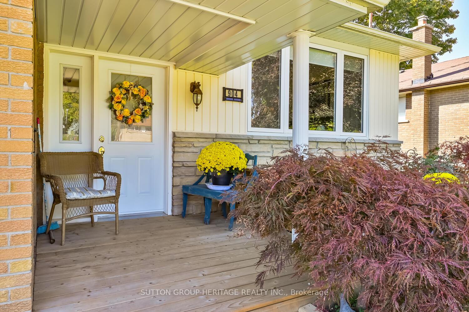 Photo 2 of 904 Walton Boulevard, Whitby, Williamsburg — HOMEH