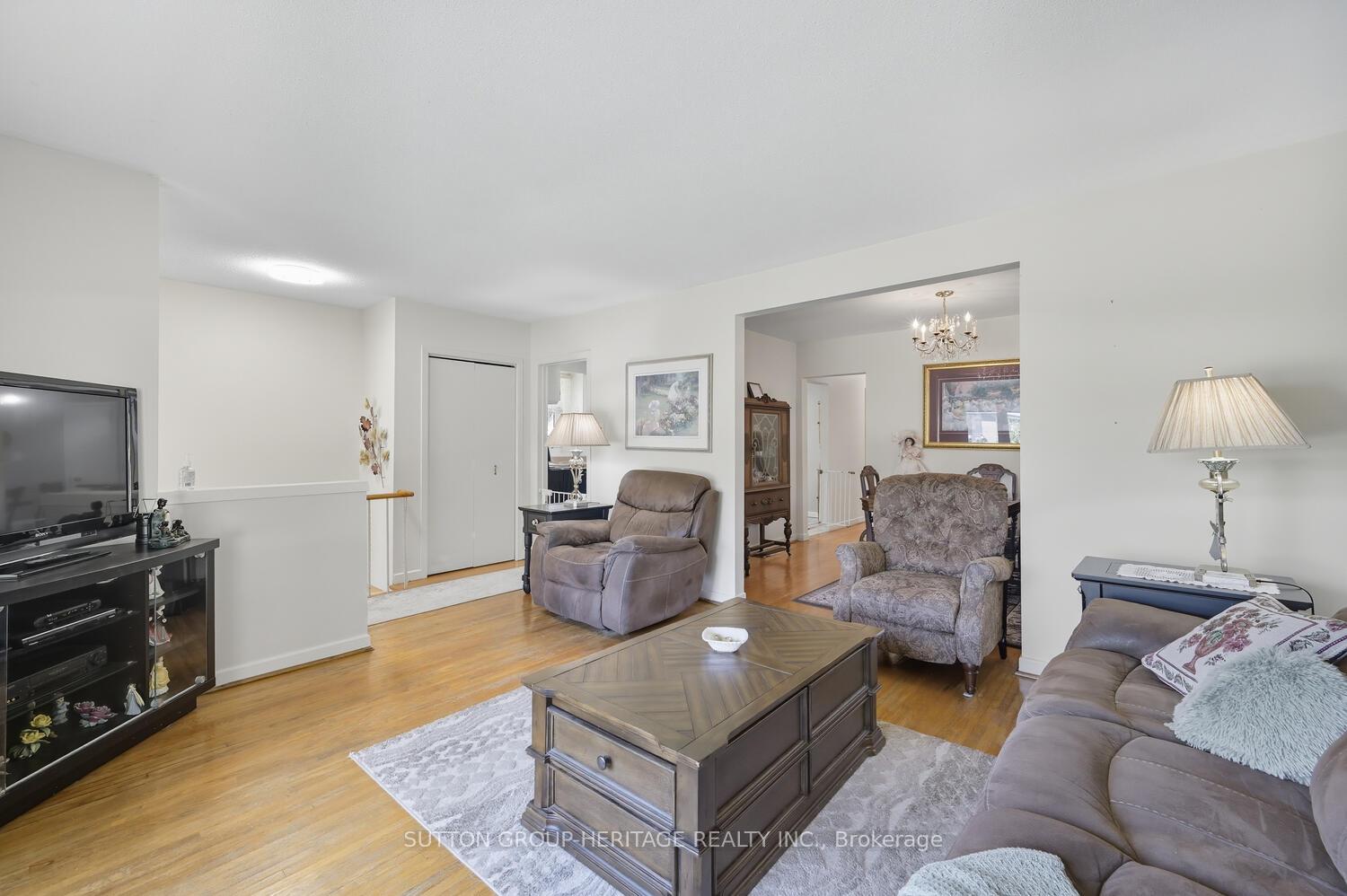 Photo 8 of 904 Walton Boulevard, Whitby, Williamsburg — HOMEH