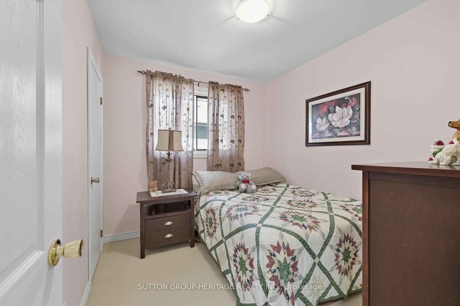 Photo 12 of 904 Walton Boulevard, Whitby, Williamsburg — HOMEH
