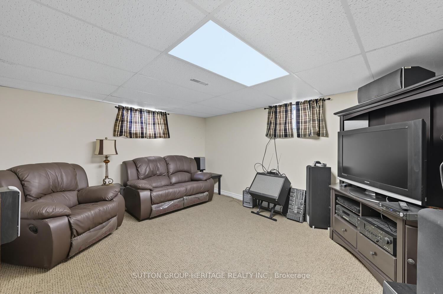 Photo 16 of 904 Walton Boulevard, Whitby, Williamsburg — HOMEH