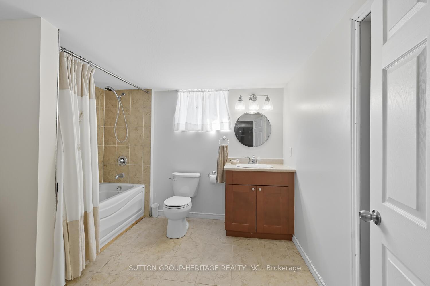 Photo 22 of 904 Walton Boulevard, Whitby, Williamsburg — HOMEH