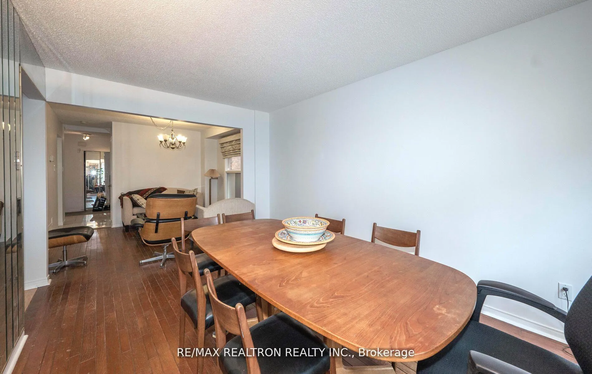 Photo 10 of 177 North Meadow Crescent, Vaughan, Crestwood-Springfarm-Yorkhill — HOMEH