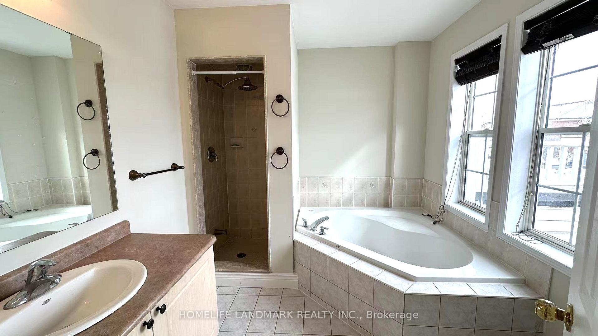 Photo 10 of 141 Bourbon Place, Whitby, Pringle Creek — HOMEH