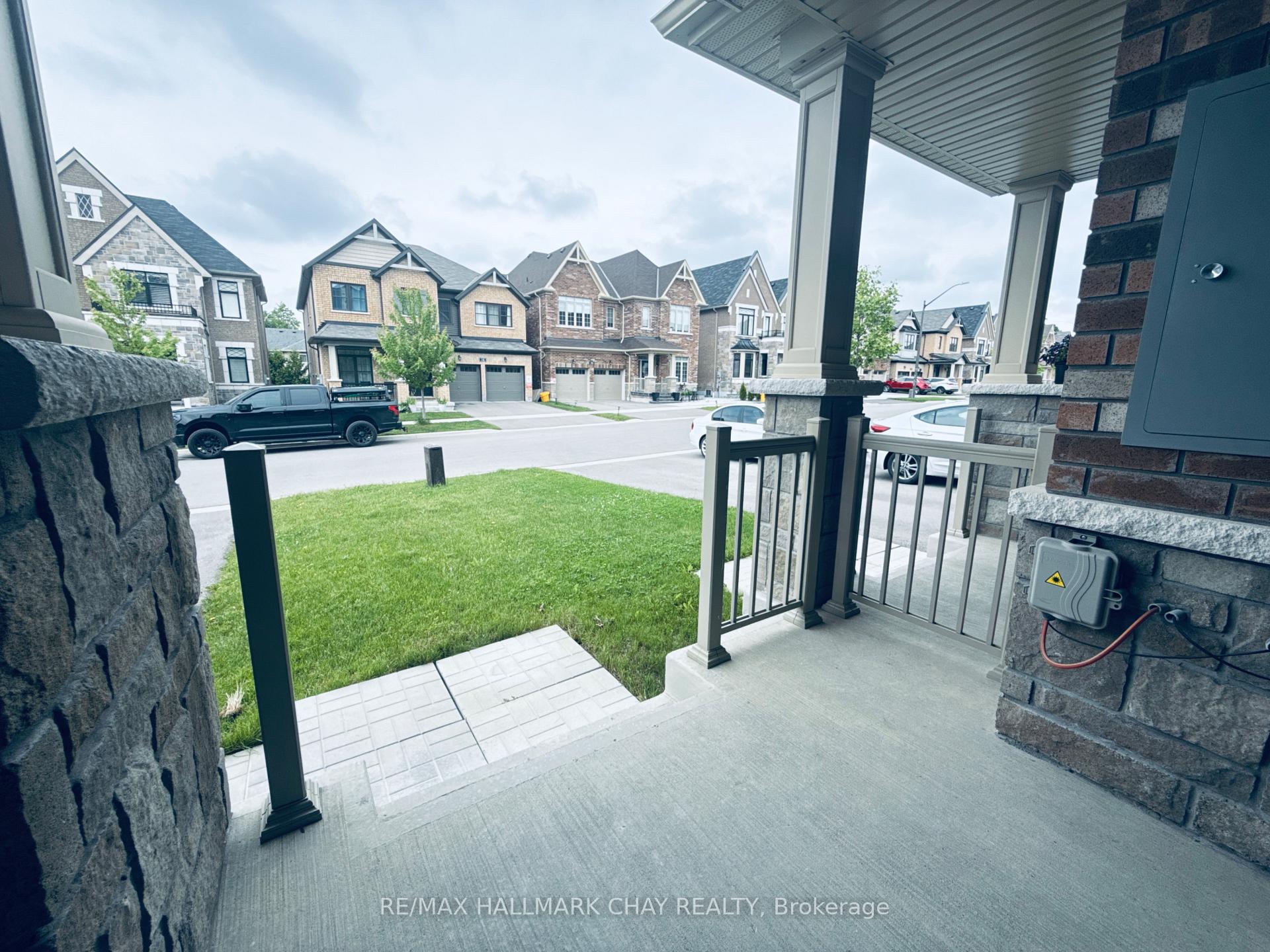 Photo 4 of 17 Sutcliffe Drive, Whitby, Rolling Acres — HOMEH