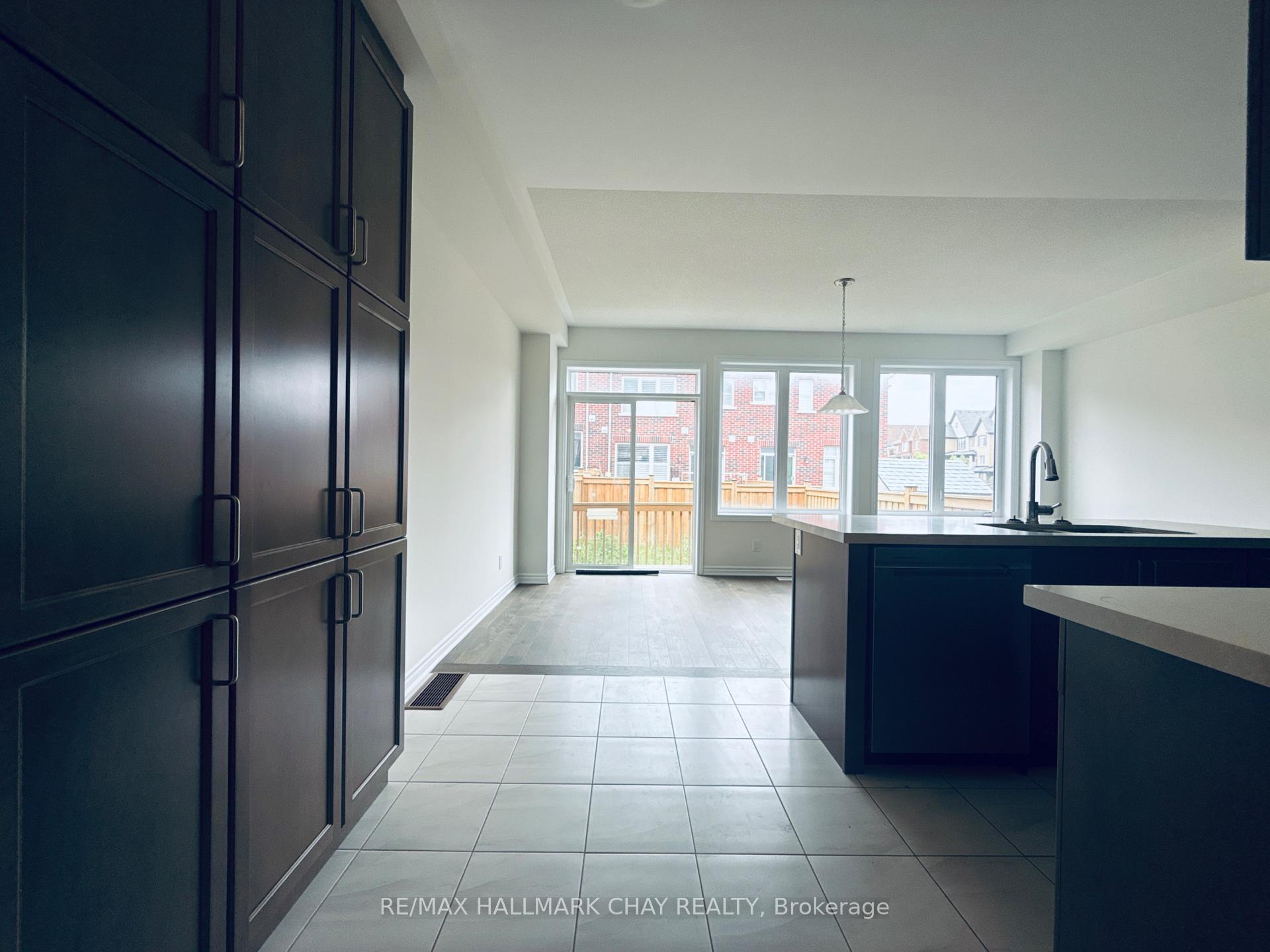 Photo 9 of 17 Sutcliffe Drive, Whitby, Rolling Acres — HOMEH