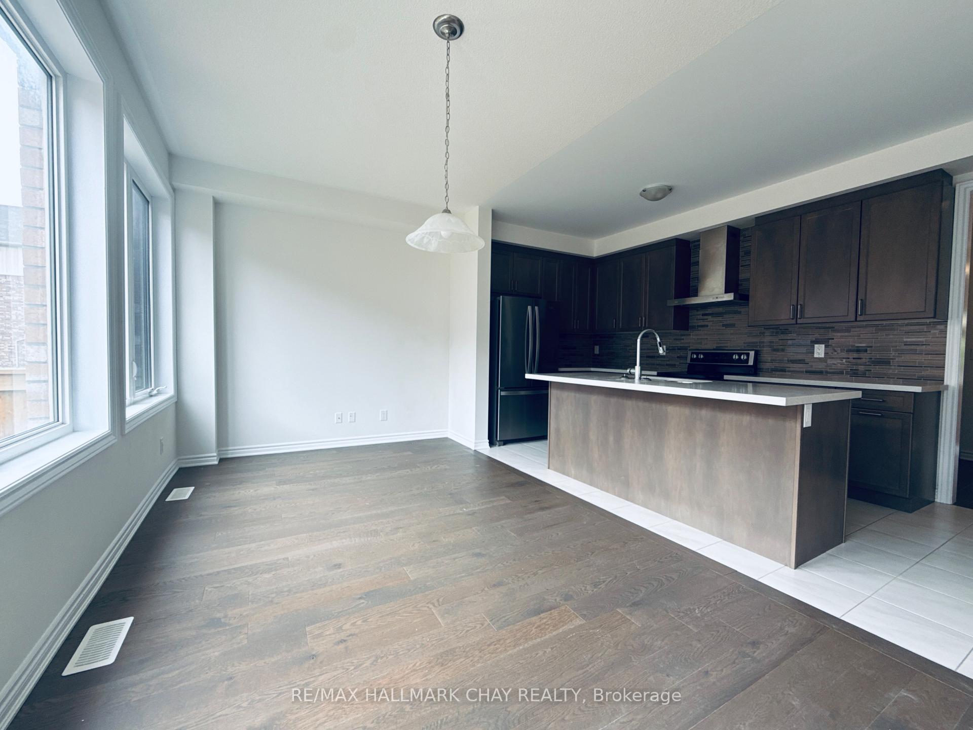Photo 12 of 17 Sutcliffe Drive, Whitby, Rolling Acres — HOMEH