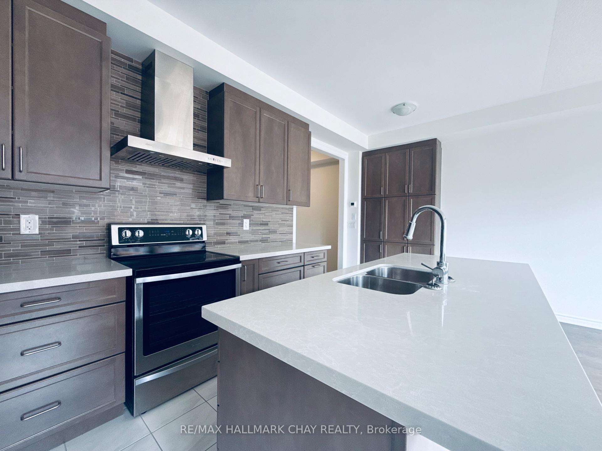 Photo 16 of 17 Sutcliffe Drive, Whitby, Rolling Acres — HOMEH